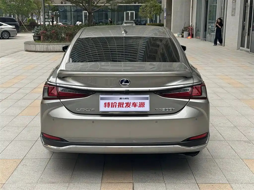 Lexus ES 2020 300h Excellence Edition купить на сайте DeffCars