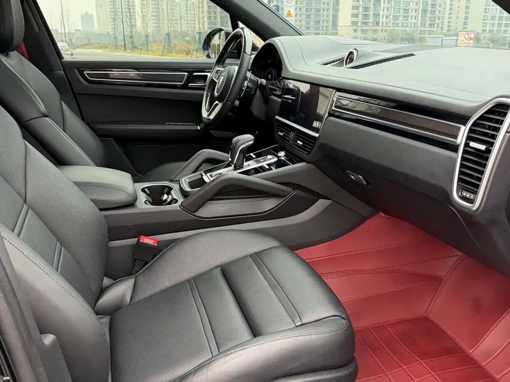 Cayenne New Energy 2023 Cayenne E-Hybrid 2.0T купить на сайте DeffCars