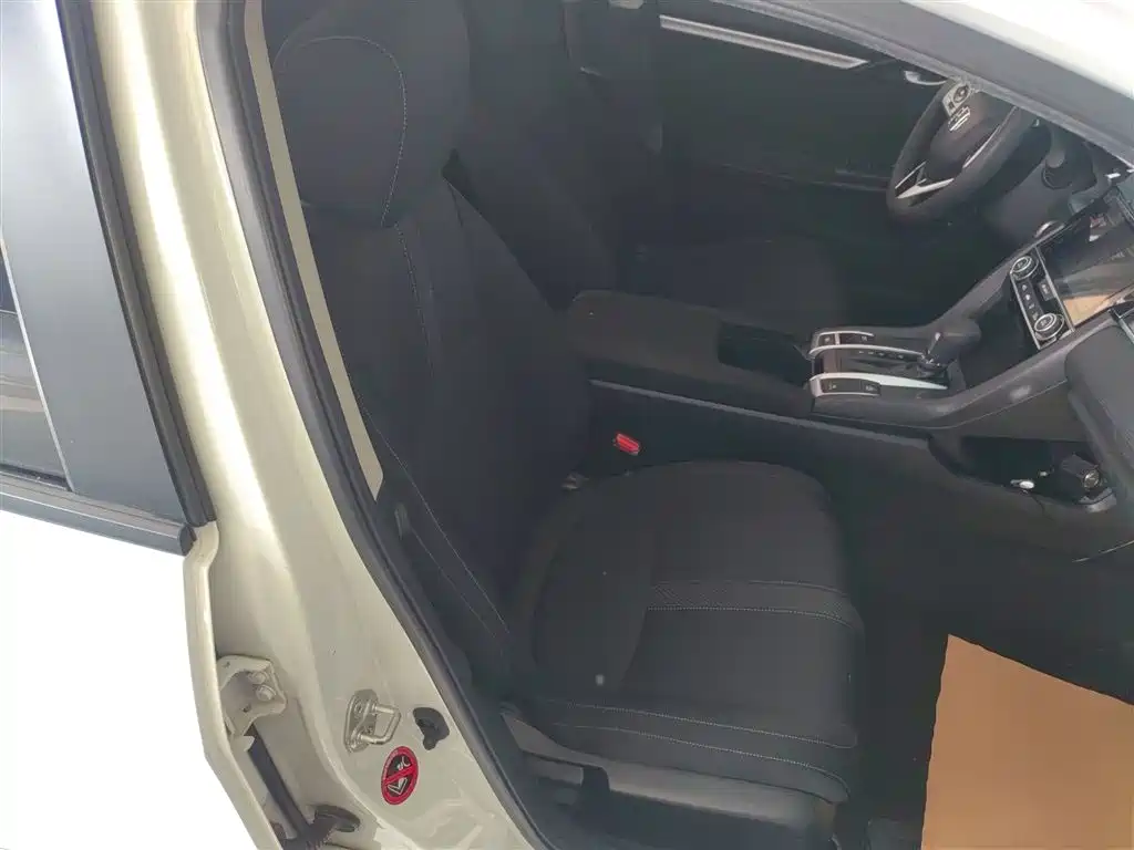 Civic 2016 220TURBO CVT Deluxe Edition купить на сайте DeffCars