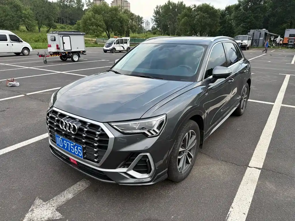 Audi Q3 2023 35 TFSI Stylish Dynamic (1.4T) купить на сайте DeffCars
