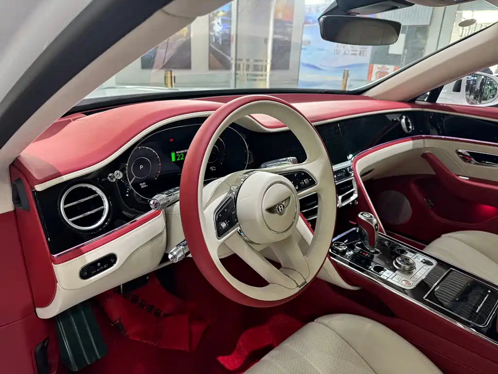 Flying Spur Plug-in Hybrid 2026 4.0T V8 Standard Edition купить на сайте DeffCars