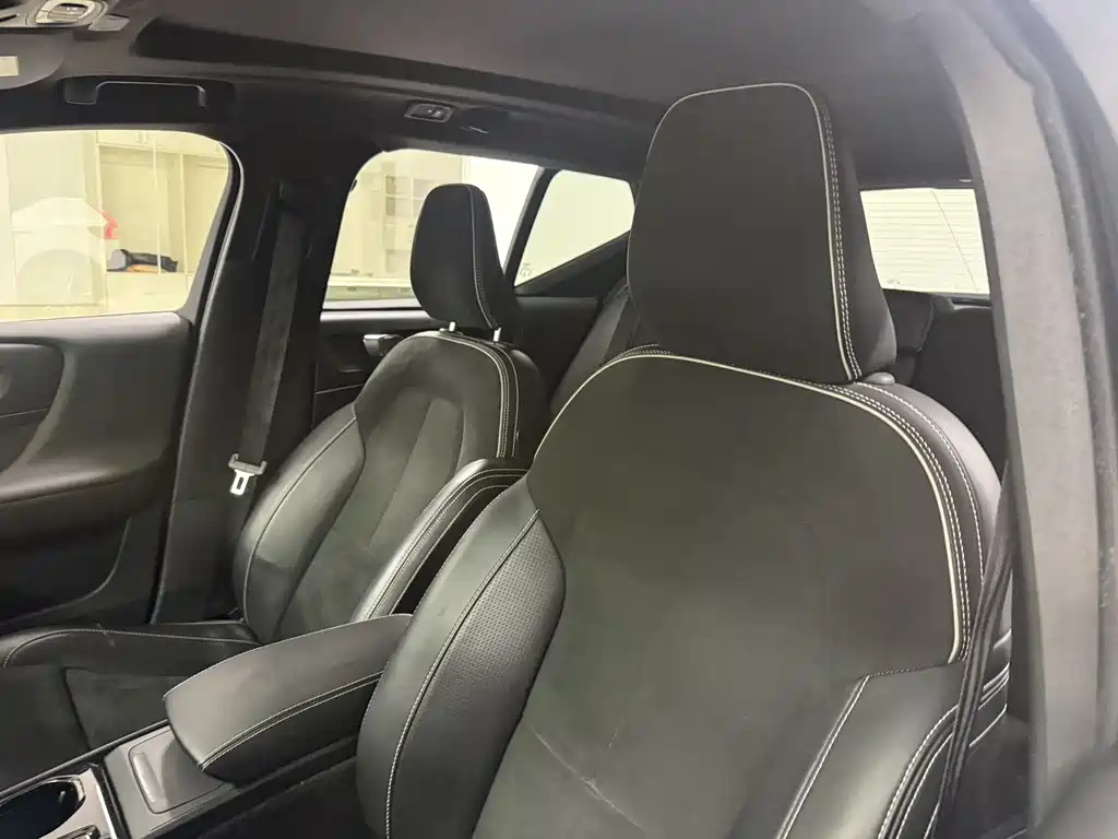 Volvo XC40 2020 T4 four-wheel drive Zhiyuan Sport Edition купить на сайте DeffCars