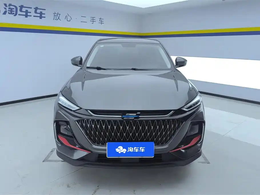 Changan Auchan X7 PLUS 2023 Changxiang Edition 1.5T Automatic Intelligent Enjoyment Model 7 Seats купить на сайте DeffCars