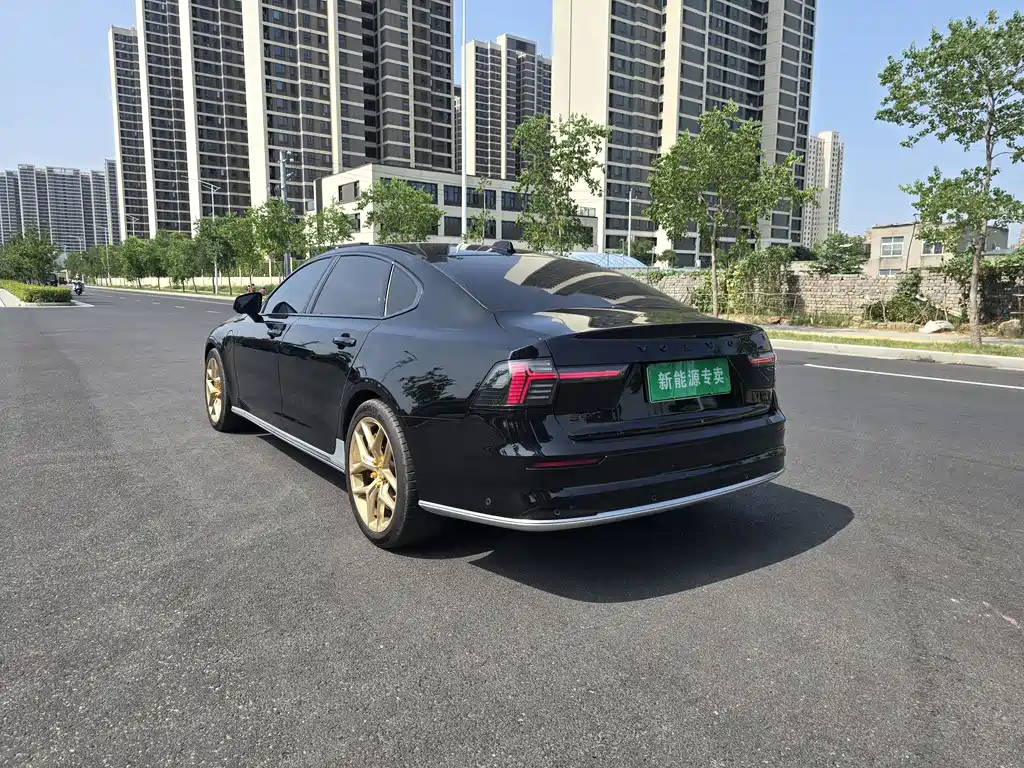 Volvo S90 plug-in hybrid 2026 plug-in hybrid four-wheel drive long range Zhiyuan luxury version купить на сайте DeffCars