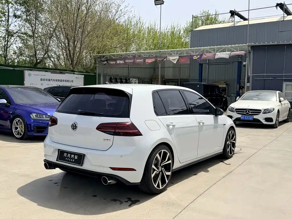 Golf GTI 2018 2.0TSI GTI купить на сайте DeffCars