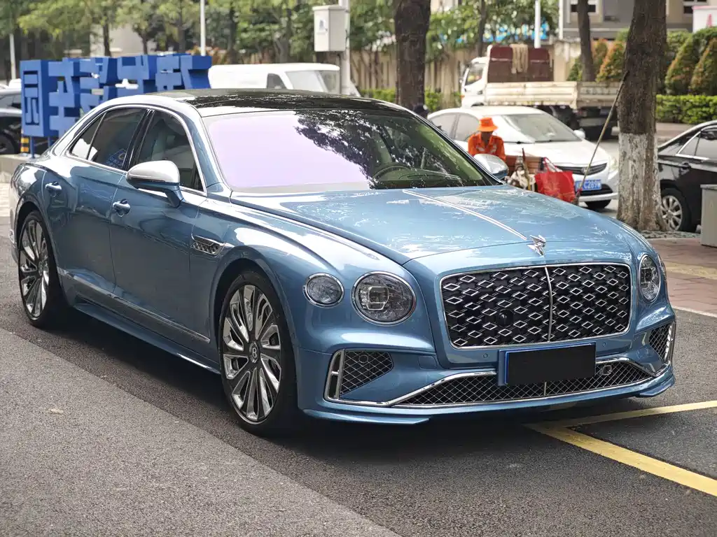Flying Spur plug-in hybrid 2025 4.0T V8 Mulliner купить на сайте DeffCars
