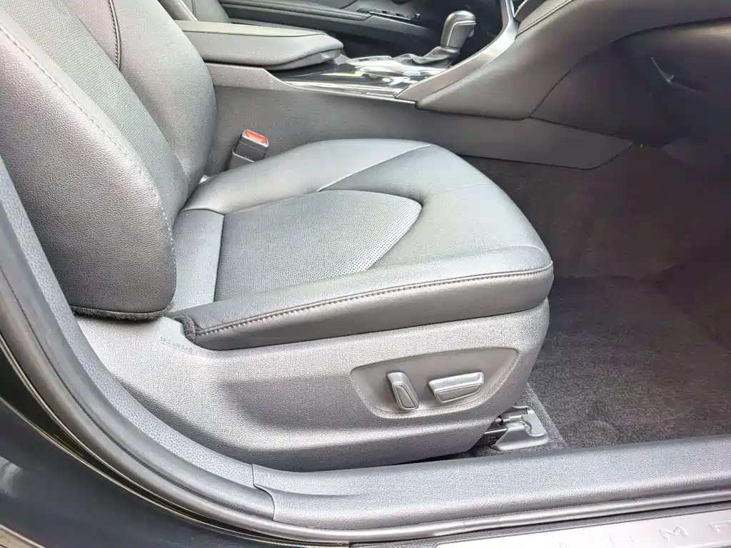 Camry 2023 2.5G Deluxe Edition купить на сайте DeffCars
