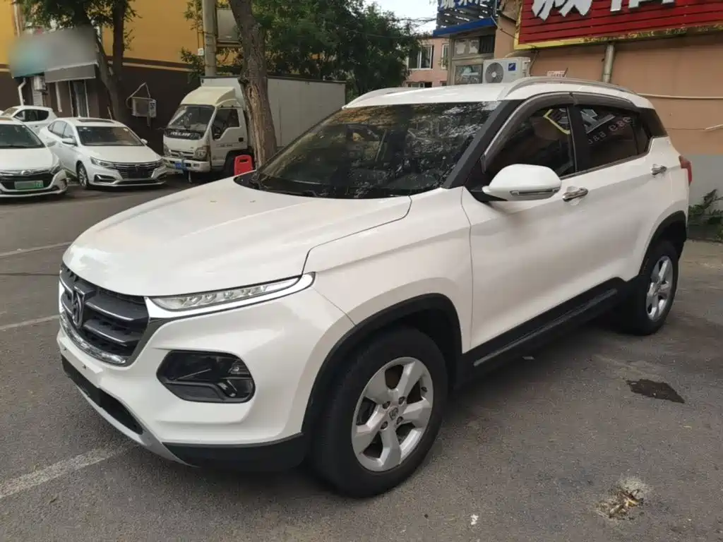 Baojun 510 2017 1.5L manual fashion model купить на сайте DeffCars