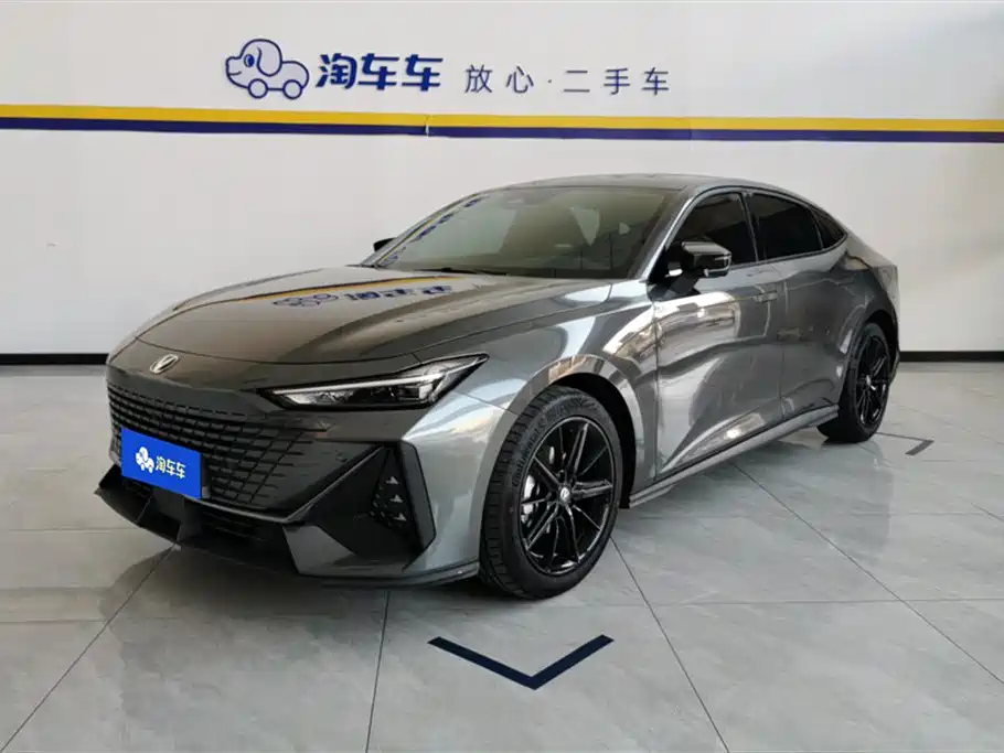 Changan UNI-V 2023 1.5T premium model купить на сайте DeffCars