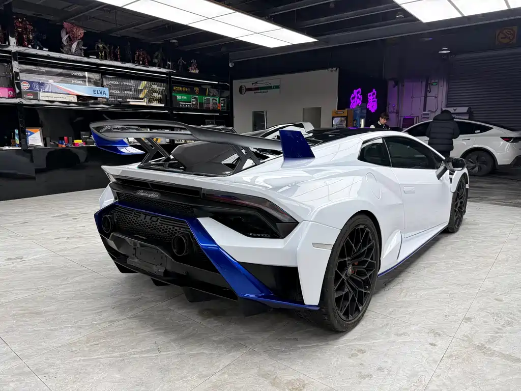 Huracán 2021 Huracán STO купить на сайте DeffCars