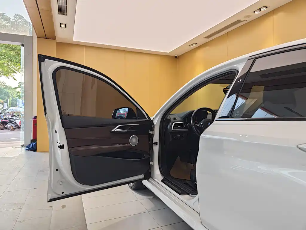 BMW 1 Series 2021 facelift 120i M Sports Night Edition купить на сайте DeffCars