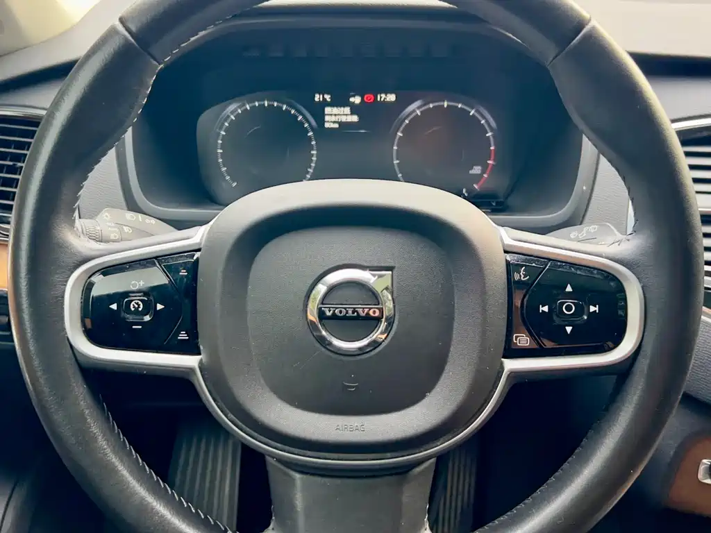 Volvo XC90 2020 T6 Zhiyi Luxury Edition 7 seats купить на сайте DeffCars