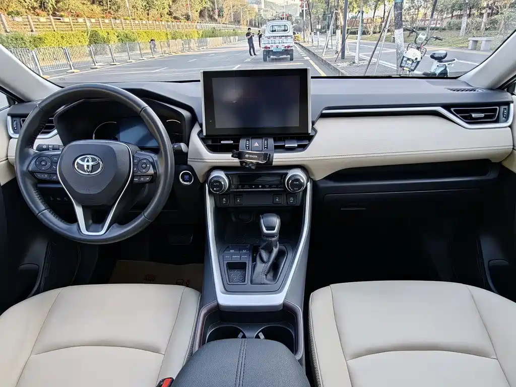 RAV4 Rongfang 2021 2.0L CVT two-wheel drive fashion version купить на сайте DeffCars