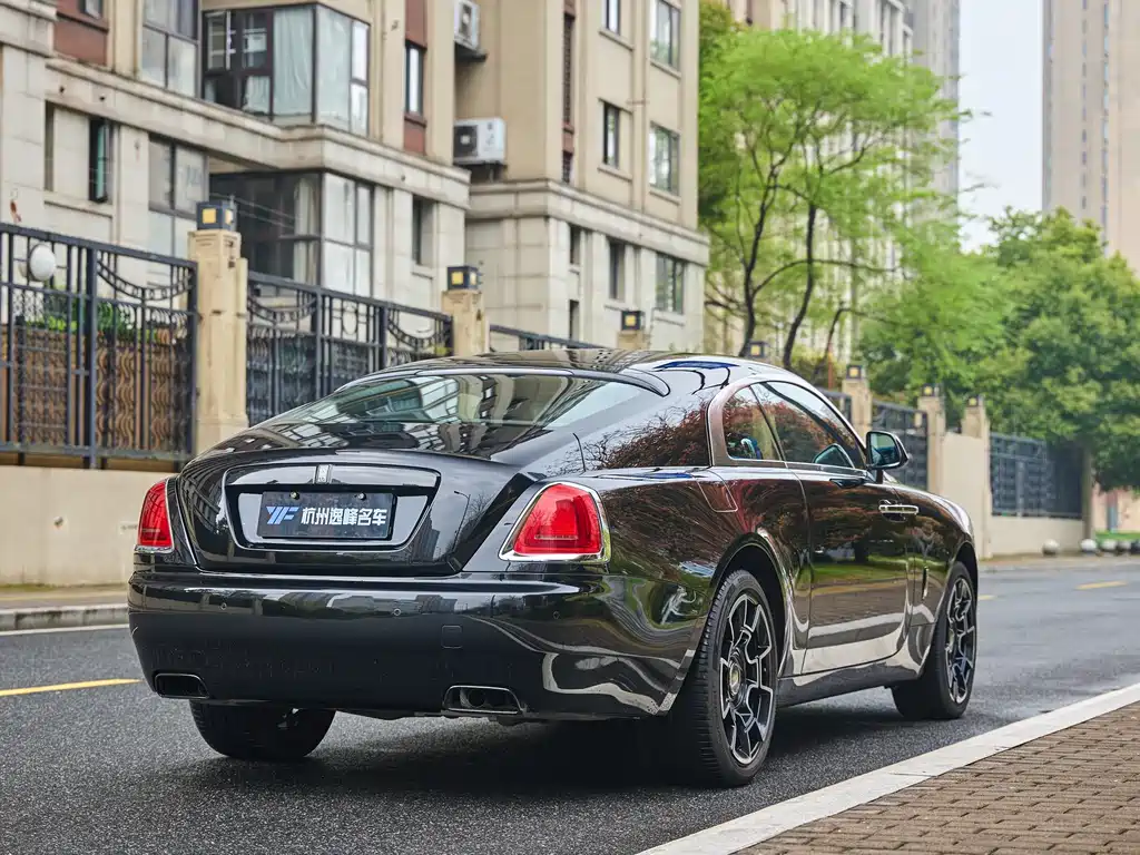 Phantom 2018 6.6T Black Badge купить на сайте DeffCars