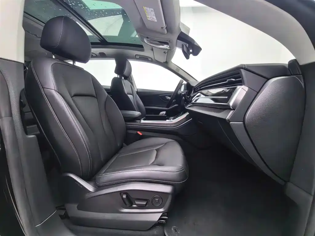 Audi Q8 2024 55 TFSI luxury and dynamic model купить на сайте DeffCars