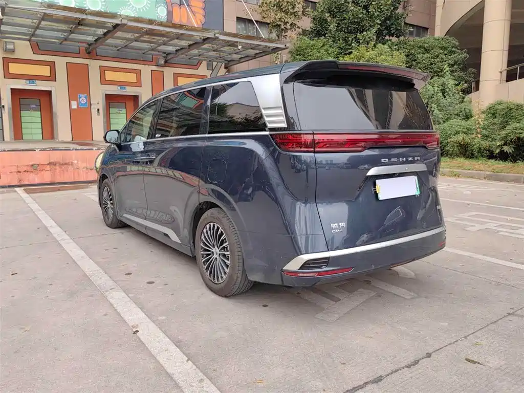 Denza D9 2022 DM-i 1040 Premium Type купить на сайте DeffCars