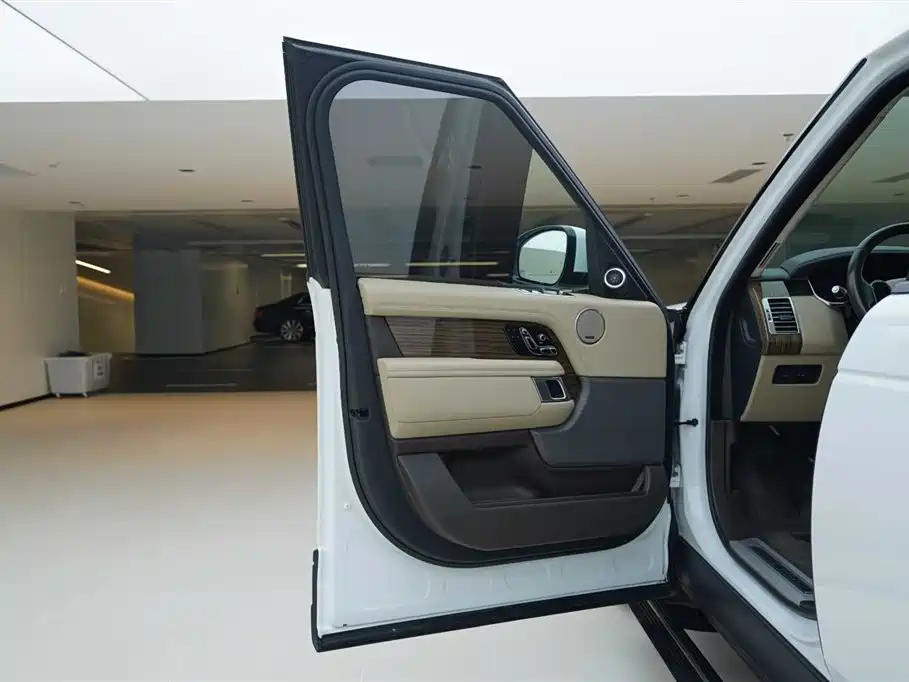 Range Rover 2018 3.0 SC V6 Vogue Extended Edition купить на сайте DeffCars