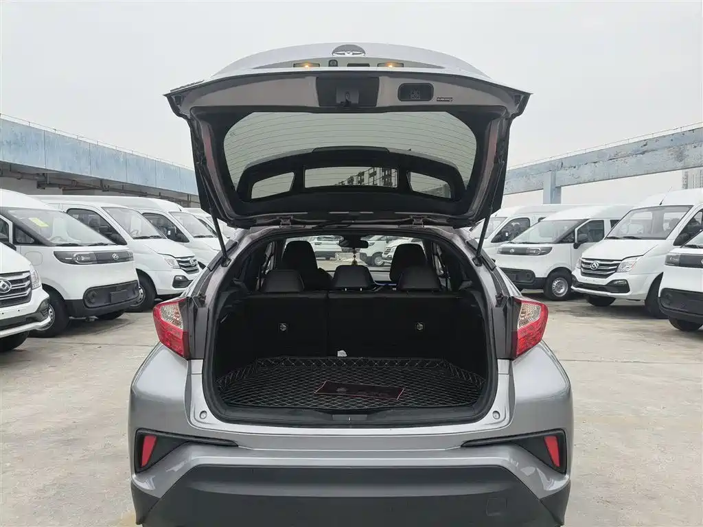 Yize IZOA 2018 2.0L Yichi Edition National VI купить на сайте DeffCars