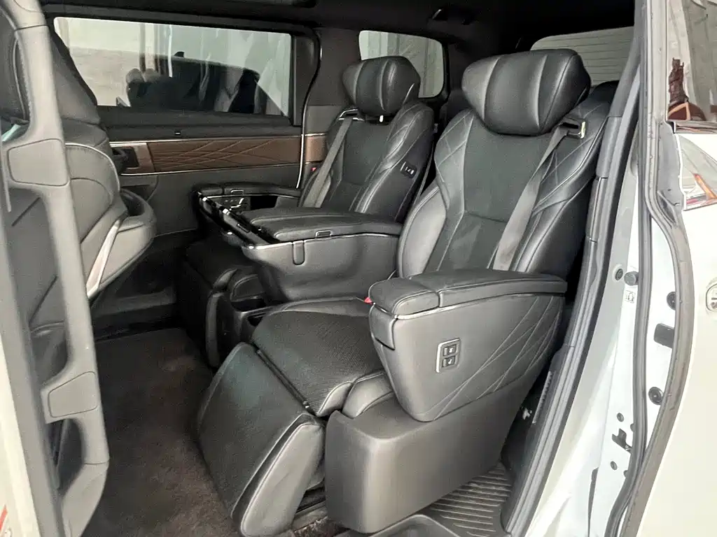 Wilfa 2024 Crown Dual Engine 2.5L Supreme Executive Edition купить на сайте DeffCars
