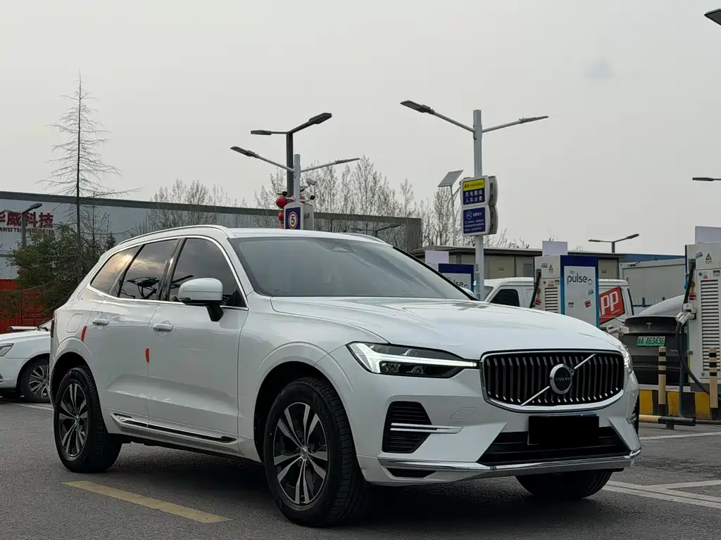 Volvo XC60 2023 B5 four-wheel drive Zhiyi Luxury Edition купить на сайте DeffCars