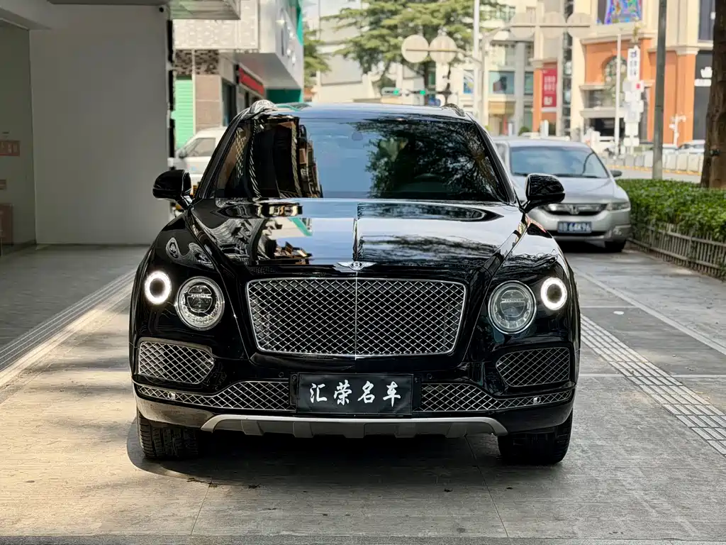 Bentayga 2018 4.0T V8 купить на сайте DeffCars