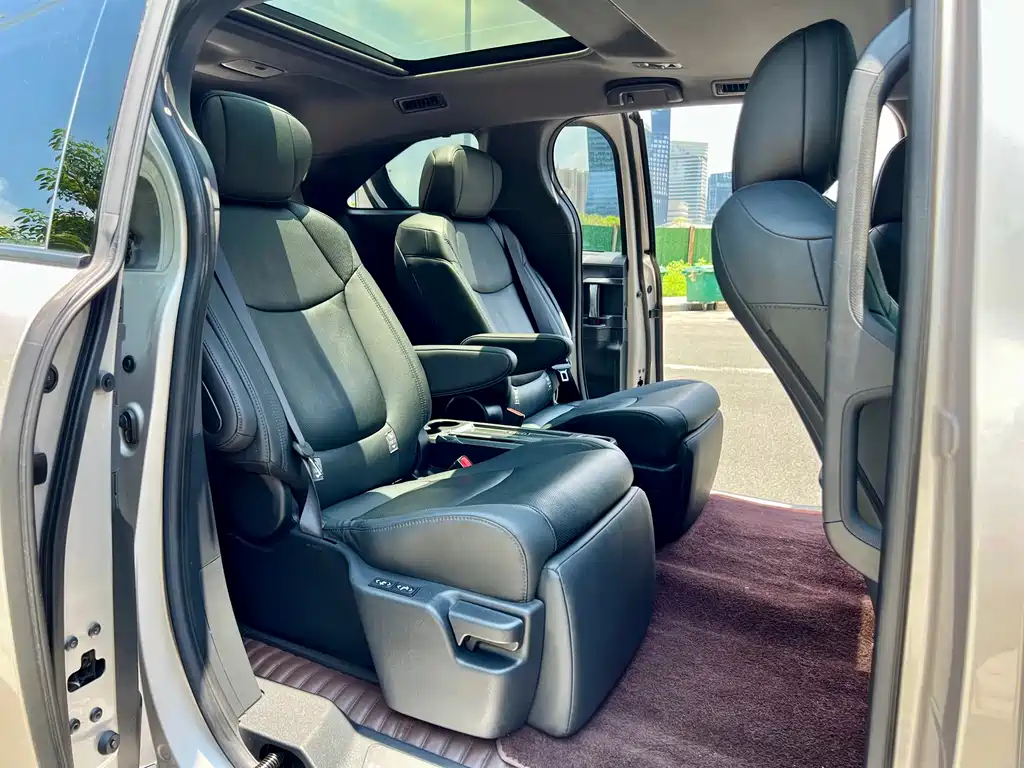 SIENNA 2021 2.5L Hybrid Extreme Edition купить на сайте DeffCars