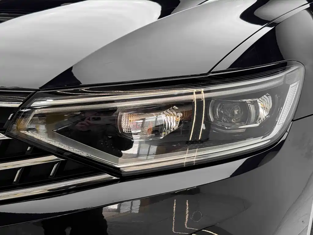 Magotan 2023 2 million commemorative edition 330TSI DSG leading model купить на сайте DeffCars
