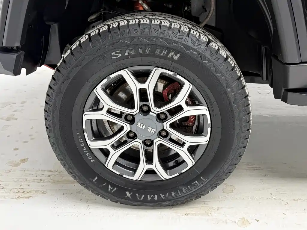Beijing off-road BJ40 2023 2.0T automatic four-wheel drive city hunter version knight type купить на сайте DeffCars
