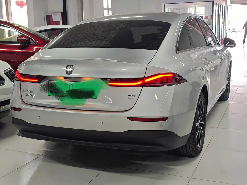 Roewe D7 2025 DMH 125km World Champion Excellence Edition купить на сайте DeffCars