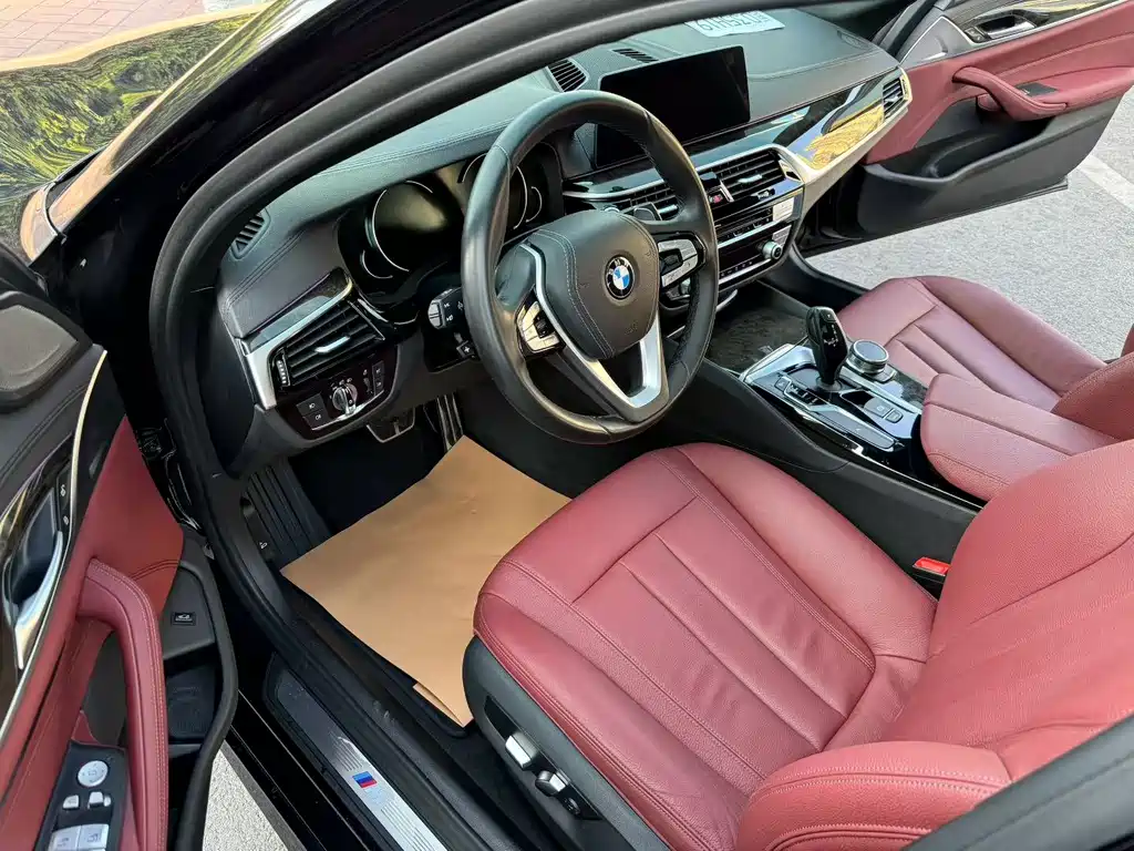 BMW 5 Series 2018 facelift 530Li leading M sports package купить на сайте DeffCars