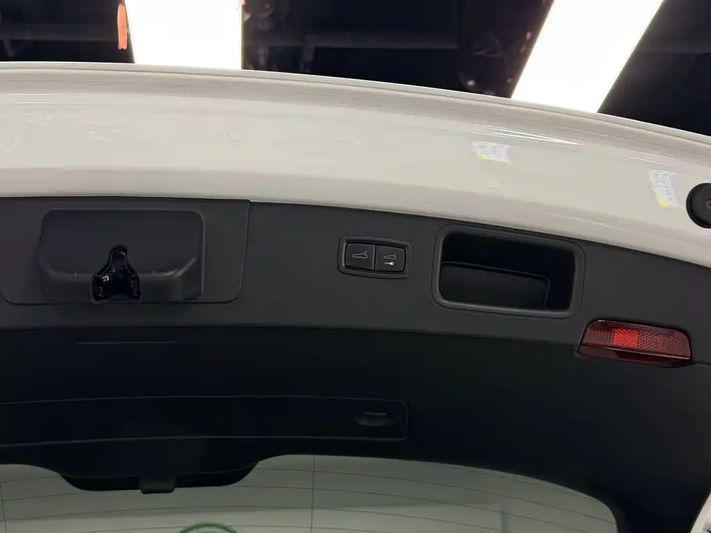 Macan 2017 Macan 2.0T купить на сайте DeffCars