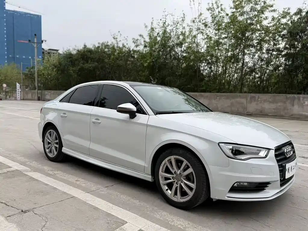 Audi A3 2016 Limousine 35 TFSI LinkedIn type купить на сайте DeffCars