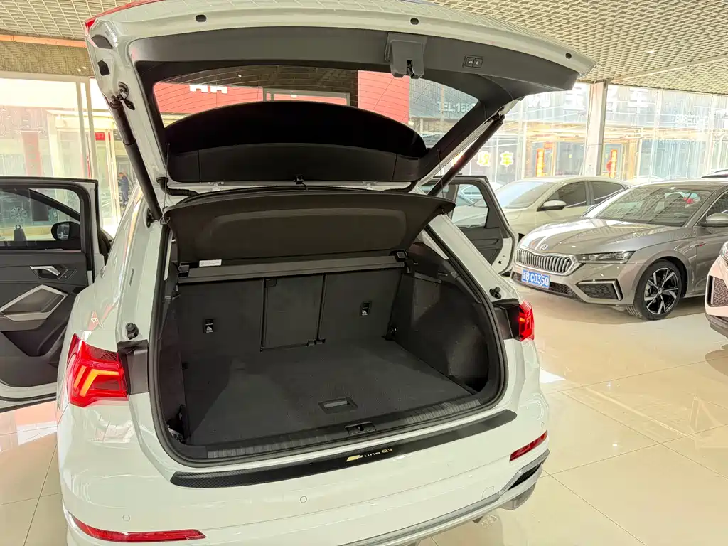 Audi Q3 2022 35 TFSI Fashionable and Dynamic купить на сайте DeffCars