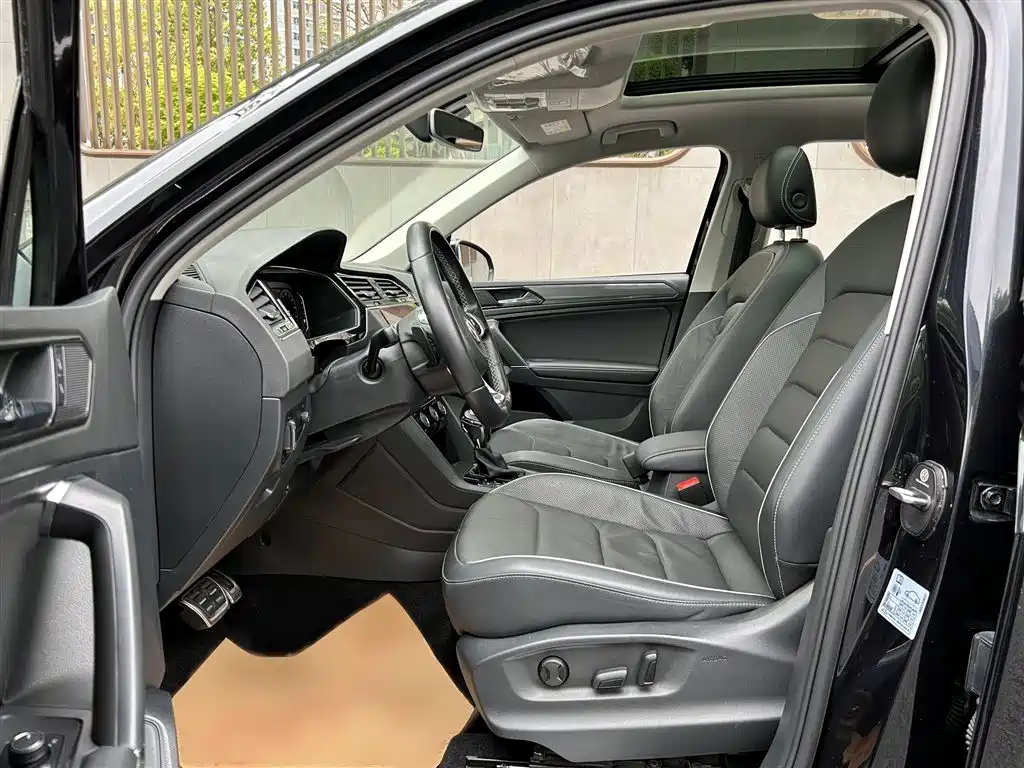 Tiguan L 2020 330TSI automatic two-wheel drive R-Line flagship version National VI купить на сайте DeffCars