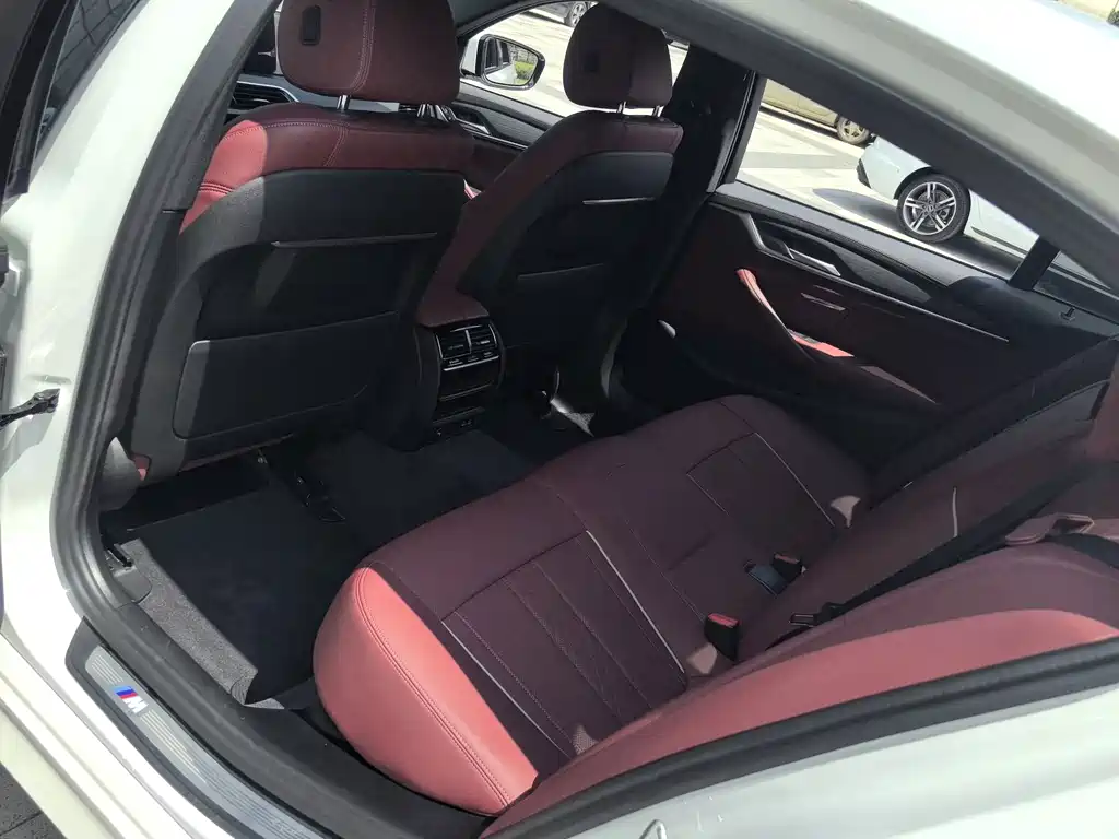 BMW 5 Series 2021 530Li Leading M Sports Package купить на сайте DeffCars