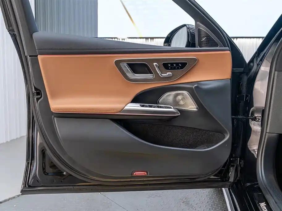 Mercedes-Benz E-Class 2025 E 300 L Luxury Model купить на сайте DeffCars