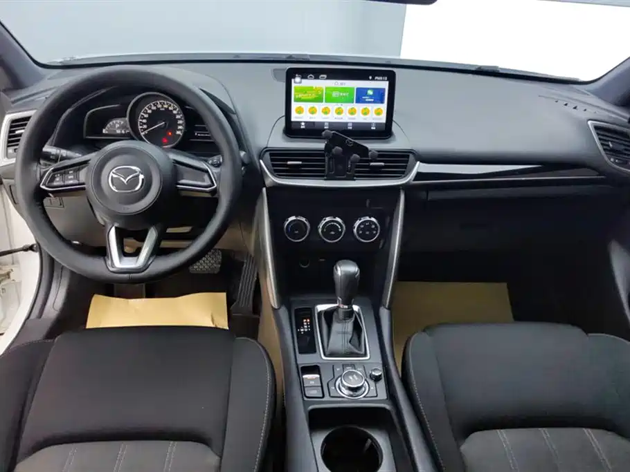 Mazda CX-4 2018 2.0L automatic two-wheel drive Blue Sky Vibrant Edition National V купить на сайте DeffCars