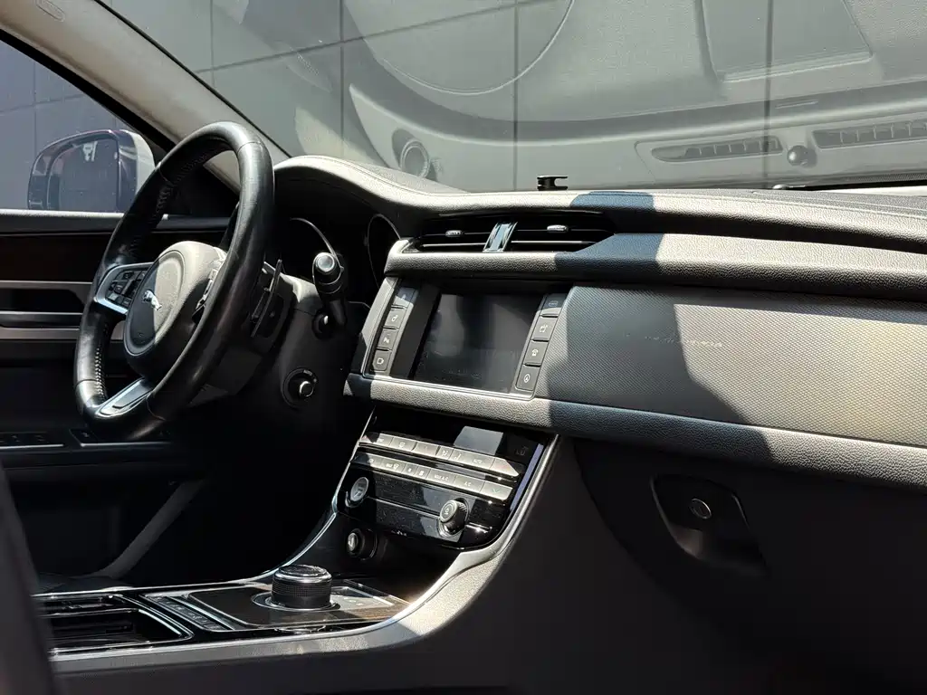Jaguar XFL 2018 XFL 2.0T 200PS Elite Edition купить на сайте DeffCars
