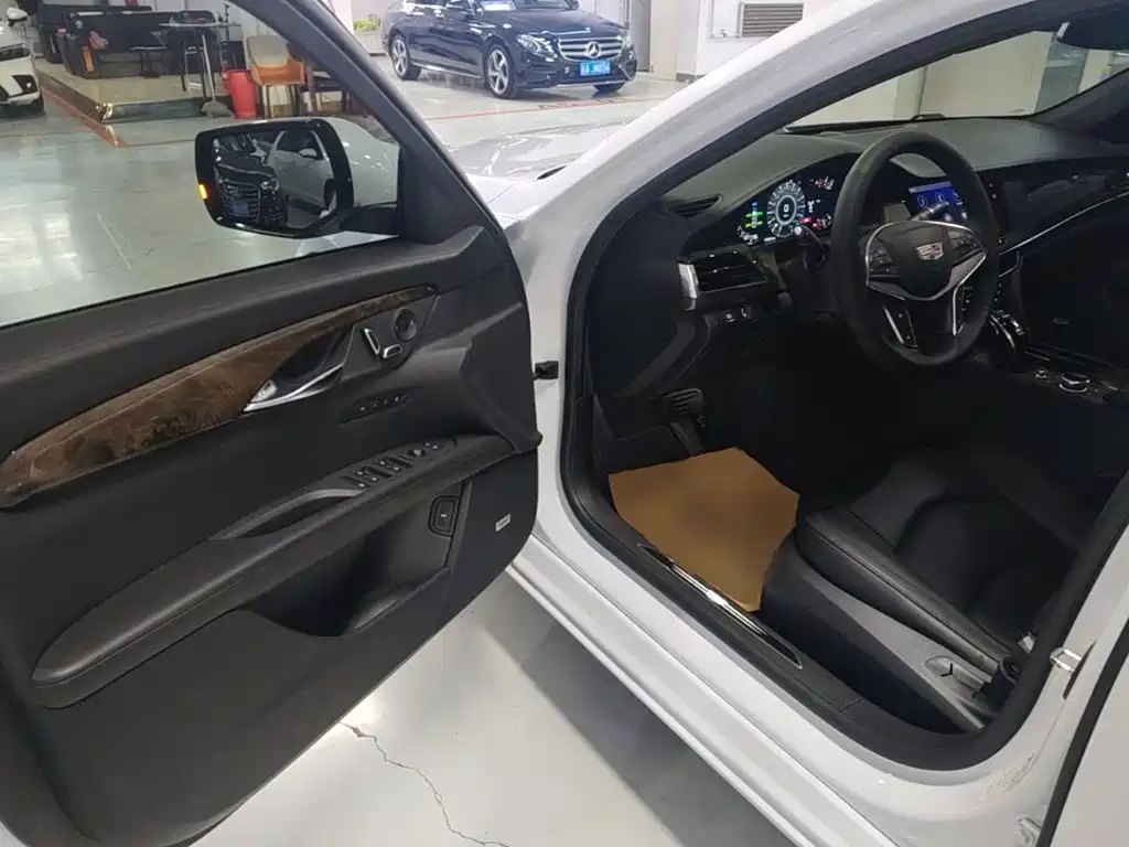 Cadillac CT6 2022 28T luxury model купить на сайте DeffCars