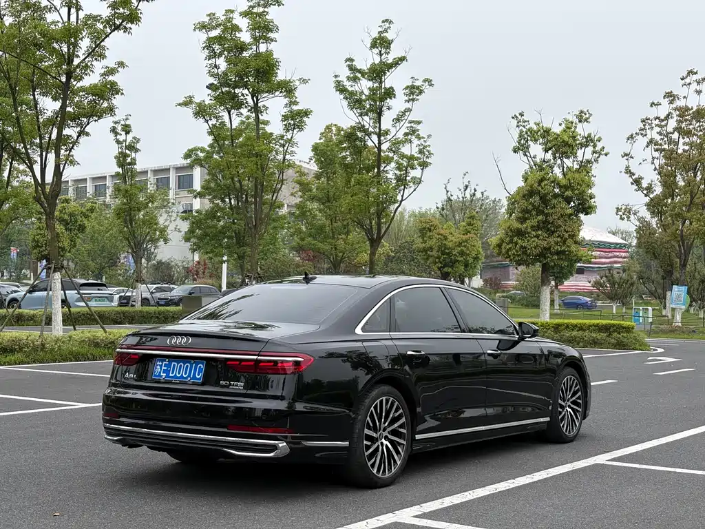 Audi A8 2023 A8L 50 TFSI quattro Premium Selection купить на сайте DeffCars
