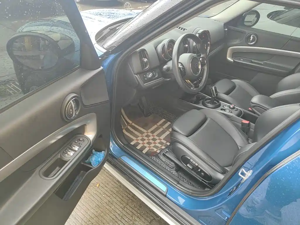 COUNTRYMAN 2019 1.5T COOPER Artist Weekend Travel Edition купить на сайте DeffCars