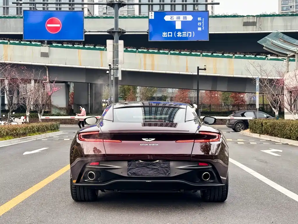 Aston Martin DB11 2019 4.0T V8 Coupe купить на сайте DeffCars