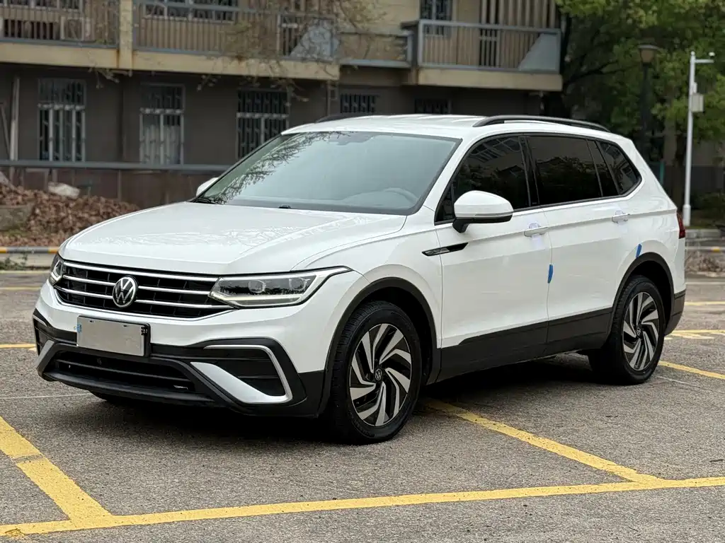 Tiguan L 2022 330TSI automatic two-wheel drive comfort version купить на сайте DeffCars
