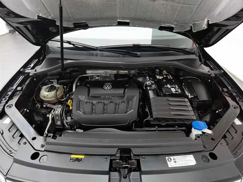 Tiguan L 2024 Outstanding Model 330TSI Automatic Two-wheel Drive R-Line Longyao Edition купить на сайте DeffCars