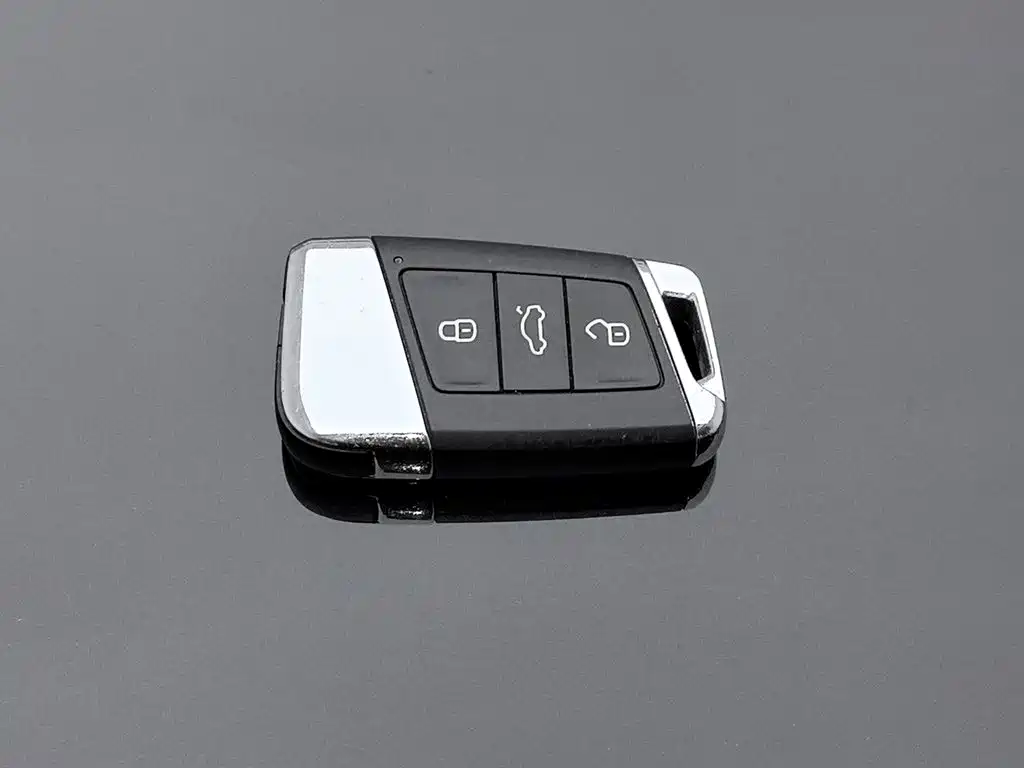Magotan 2023 2 million commemorative edition 330TSI DSG leading model купить на сайте DeffCars