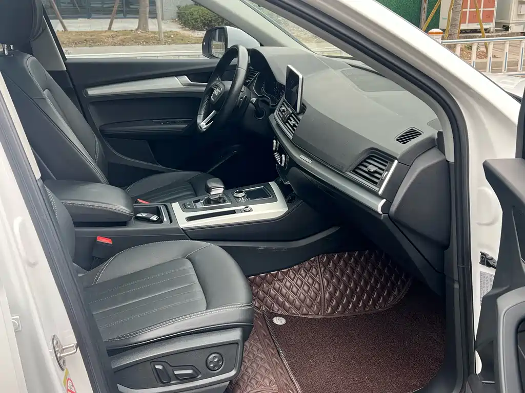 Audi Q5L 2020 40 TFSI enjoys fashionable style купить на сайте DeffCars