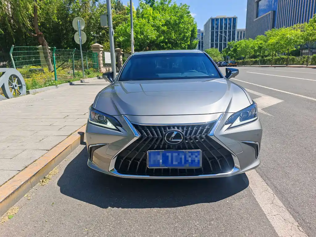 Lexus ES 2024 200 Premium Edition купить на сайте DeffCars
