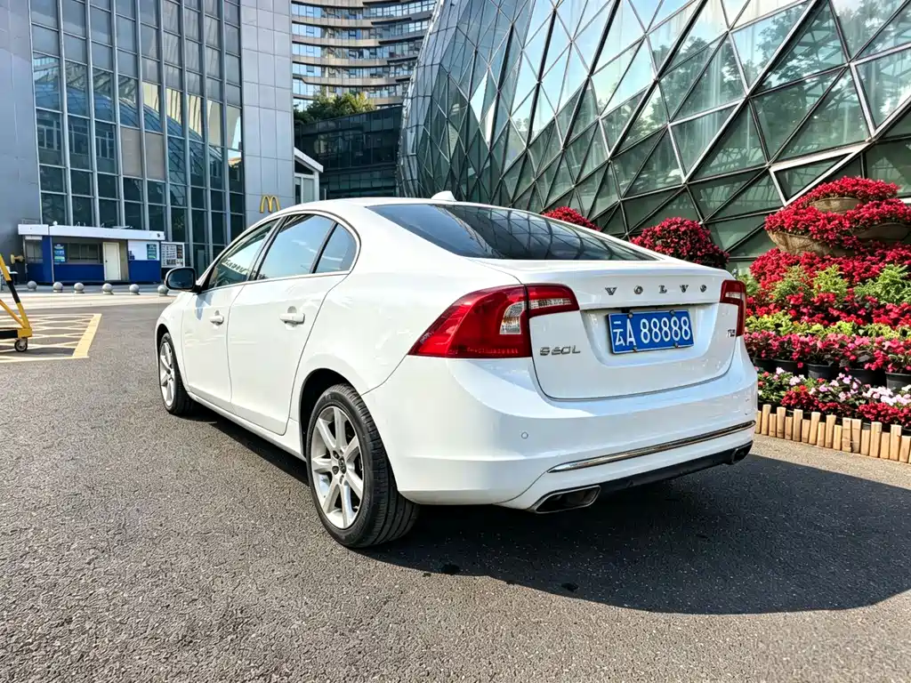 Volvo S60 2017 S60L T5 Smart Edition купить на сайте DeffCars