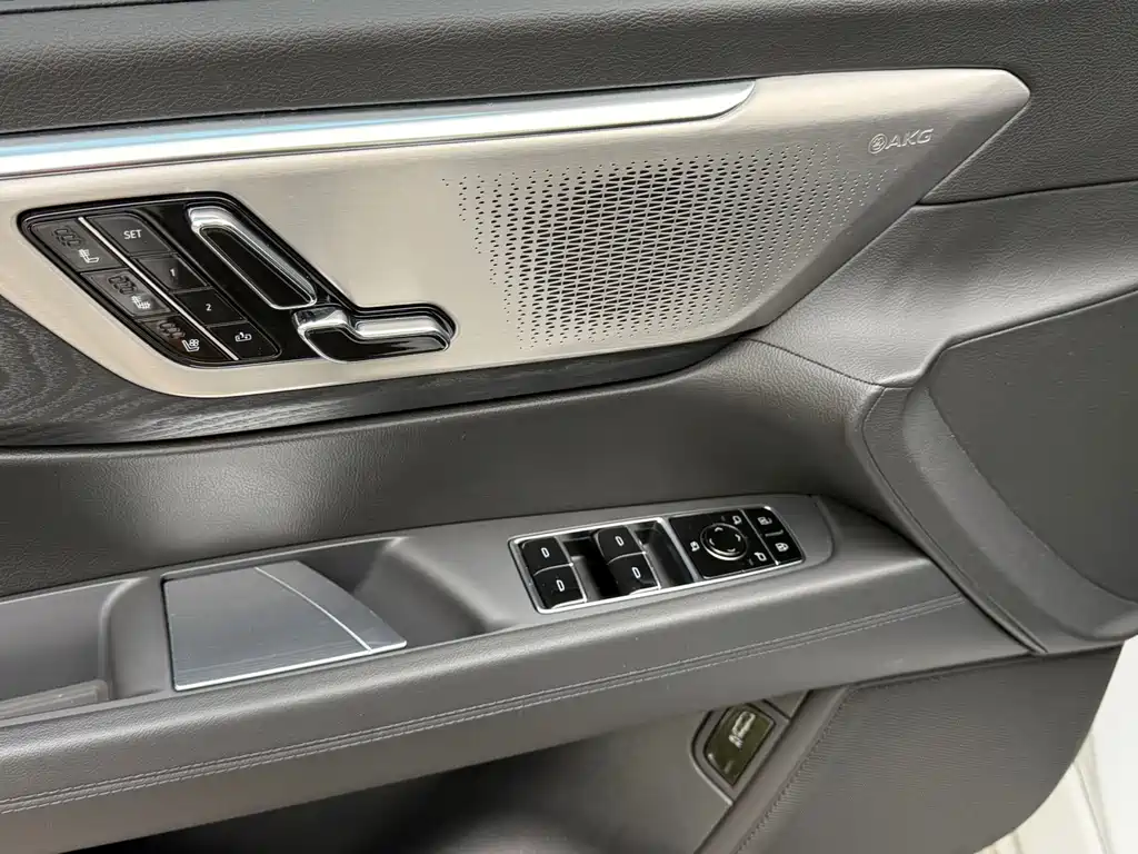 Cadillac CT6 2023 28T luxury model купить на сайте DeffCars