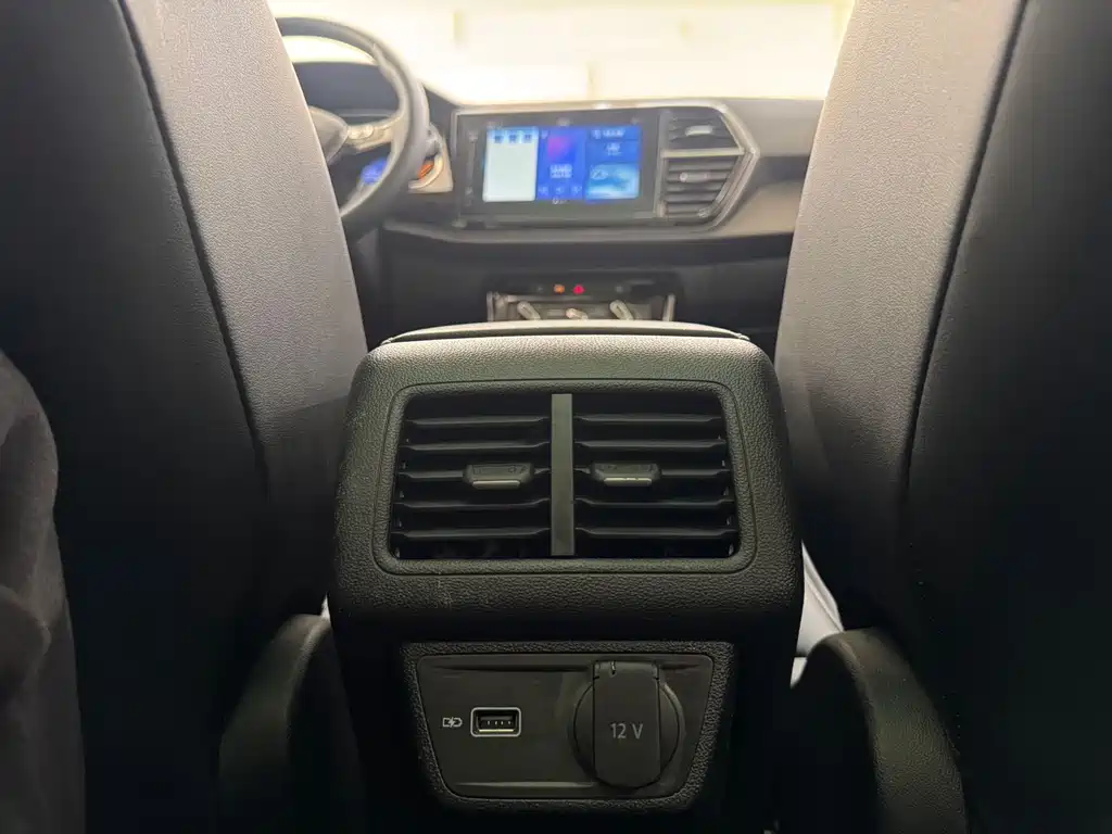 Jetta VS7 2023 280TSI Automatic Joy Edition купить на сайте DeffCars